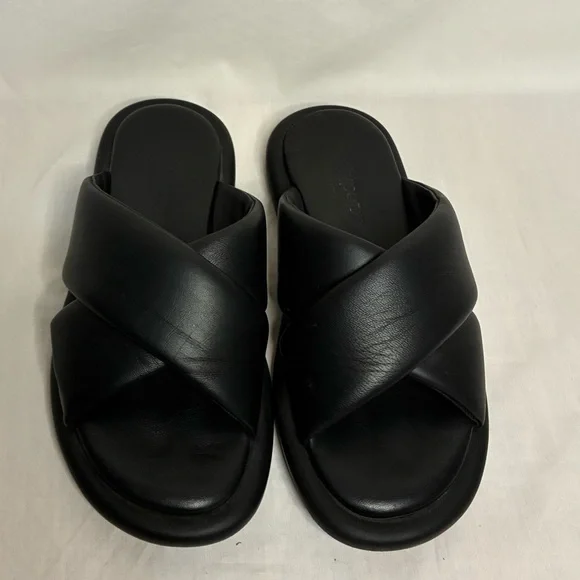 gravitypope Jackie Leather Cushioned Crisscross Sandal - Picture 5 of 12